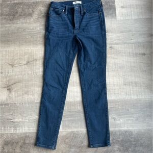 Women’s Madewell 10 inch high rise skinny size 27. Dark denim.